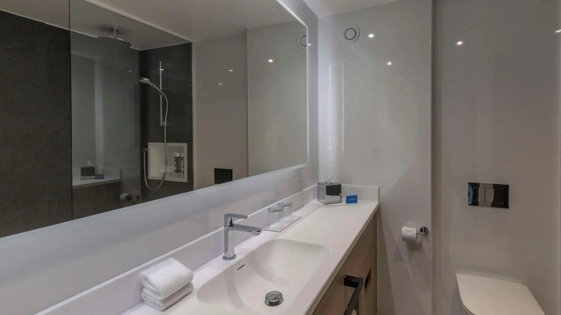 Best Western Plus The Quays Hotel 셰필드 4*,